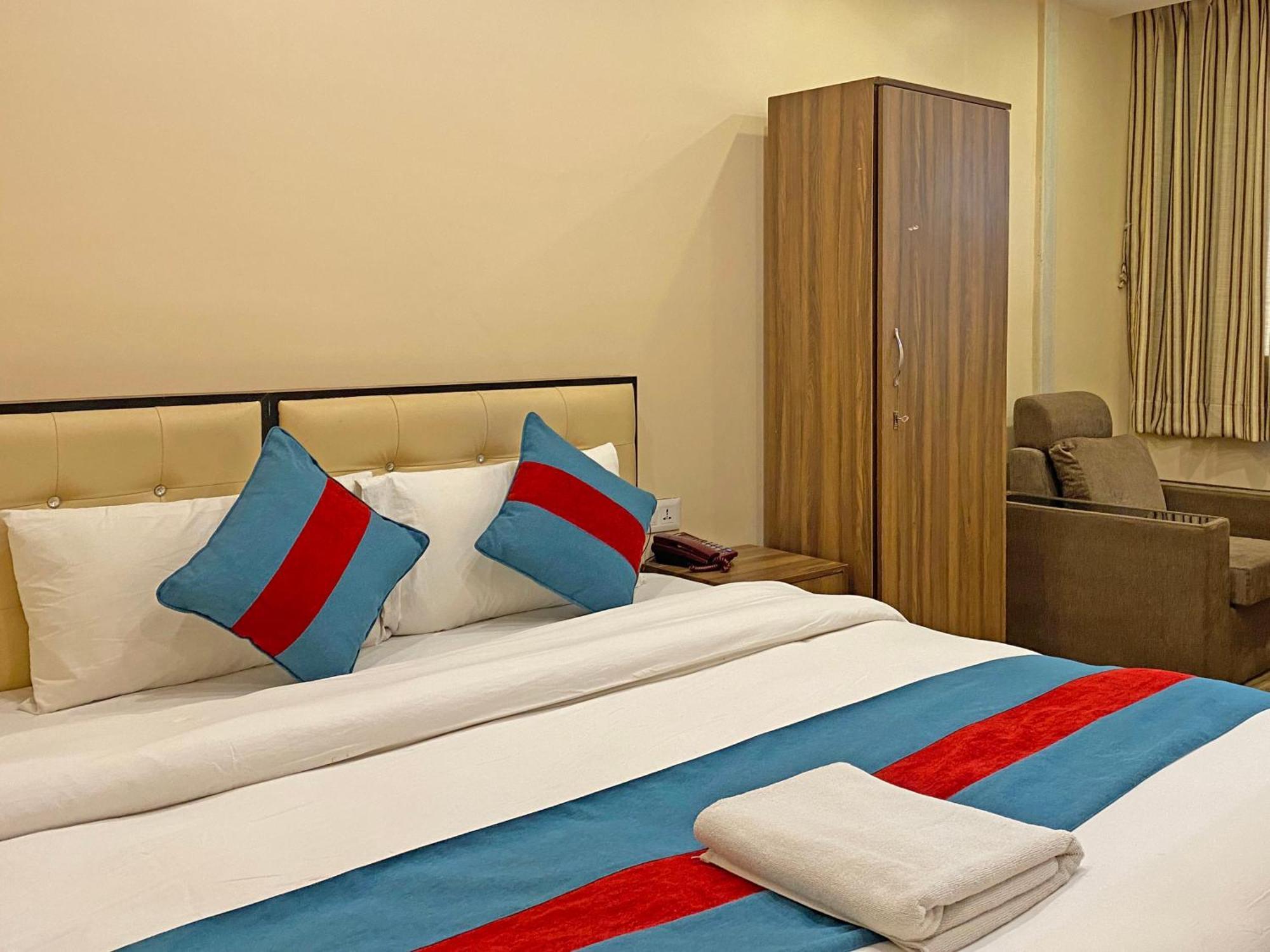 Hotel Airport Holiday Catmandu Exterior foto