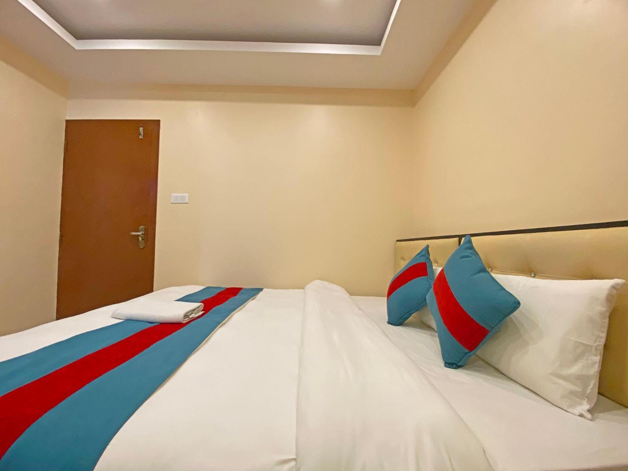 Hotel Airport Holiday Catmandu Exterior foto