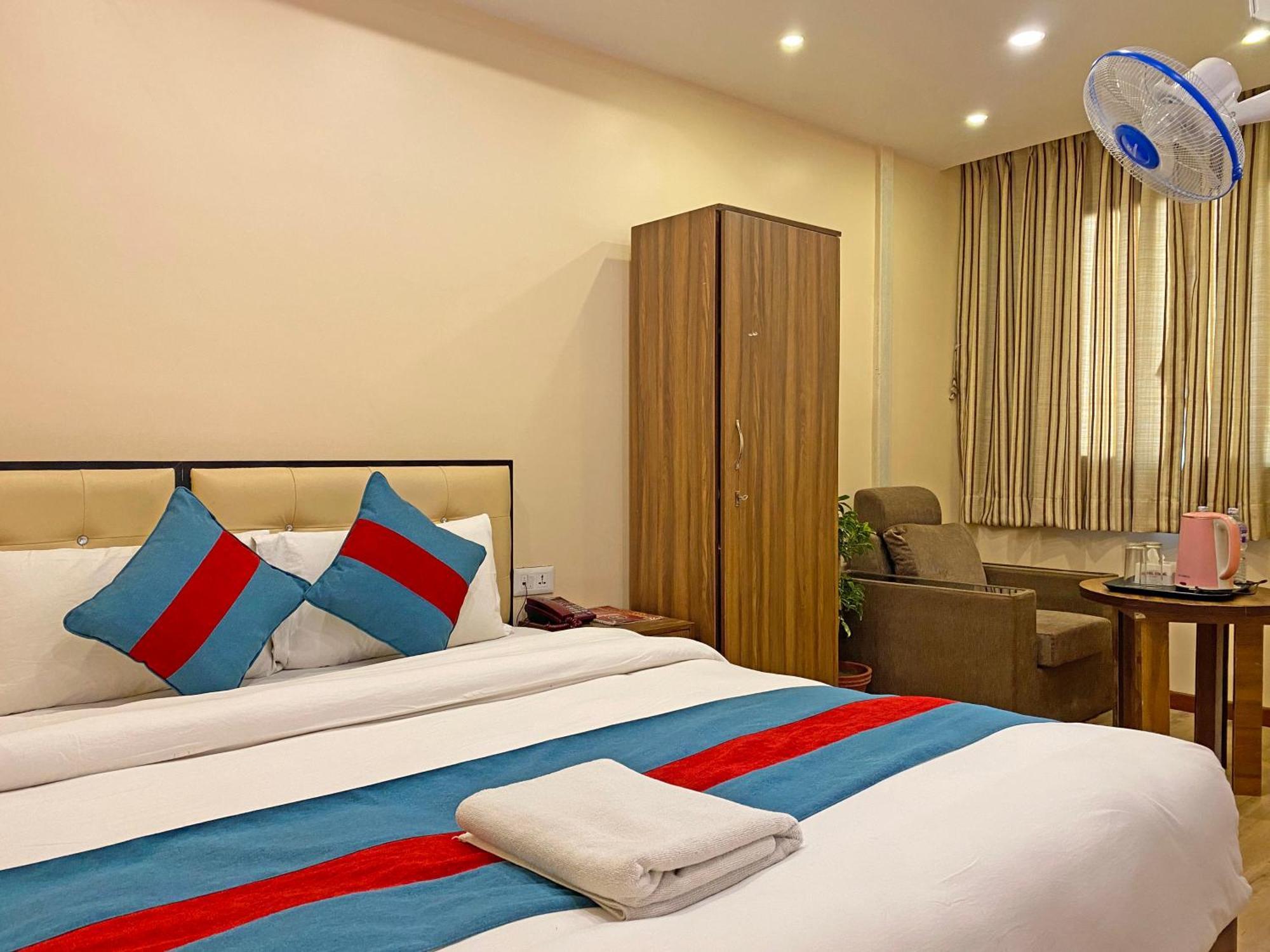 Hotel Airport Holiday Catmandu Exterior foto